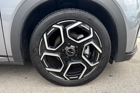 DF24GKD BYD Dolphin 60.48kWh Comfort Auto 5dr Thumbnail #7