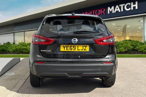 YE69LJZ Nissan Qashqai 1.3 DIG-T Acenta Premium Euro 6 (s/s) 5dr Thumbnail #5