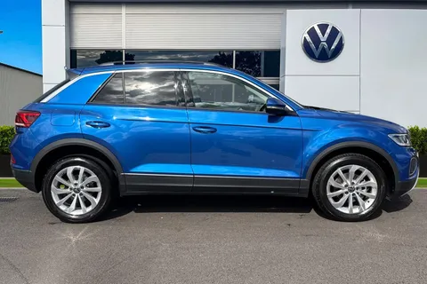 AO25OPD Volkswagen T-Roc 1.5 TSI Match 5dr Thumbnail #4