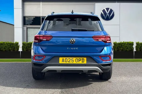 AO25OPD Volkswagen T-Roc 1.5 TSI Match 5dr Thumbnail #5