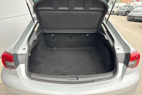 DN67EHT Vauxhall Insignia 2.0 Turbo D BlueInjection SRi Nav Grand Sport Euro 6 (s/s) 5dr Thumbnail #7