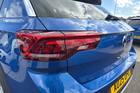 AO25OPD Volkswagen T-Roc 1.5 TSI Match 5dr Thumbnail #8