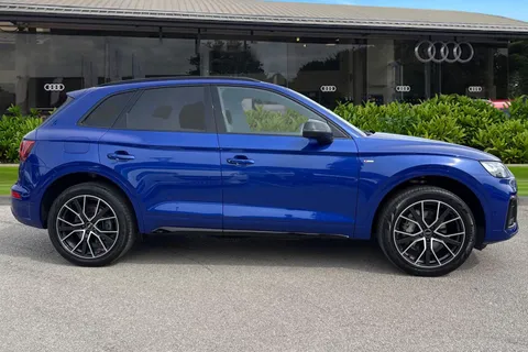 KP74DYA Audi Q5 Black Edition 45 TFSI quattro 265 PS S tronic Thumbnail #4