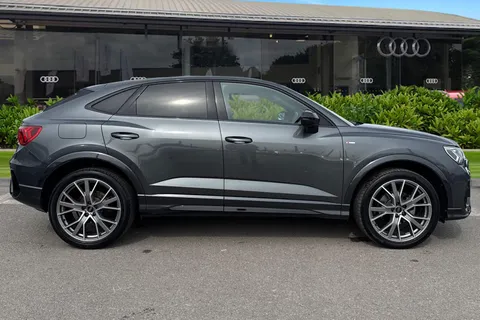 KR24FUG Audi Q3 Black Edition 35 TFSI  150 PS S tronic Thumbnail #4