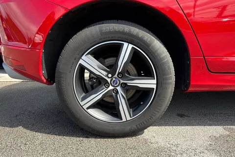 AU66RYP Volvo Xc60 2.4 D4 R-Design Lux Nav Auto AWD Euro 6 (s/s) 5dr Thumbnail #10