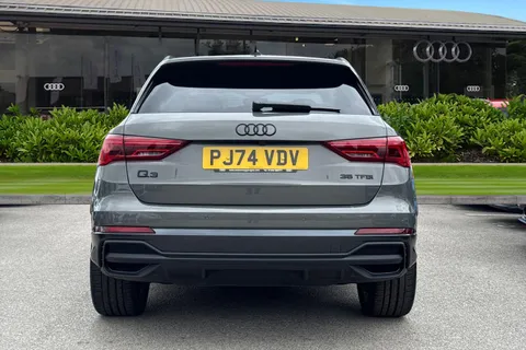 PJ74VDV Audi Q3 Black Edition 35 TFSI  150 PS S tronic Thumbnail #5