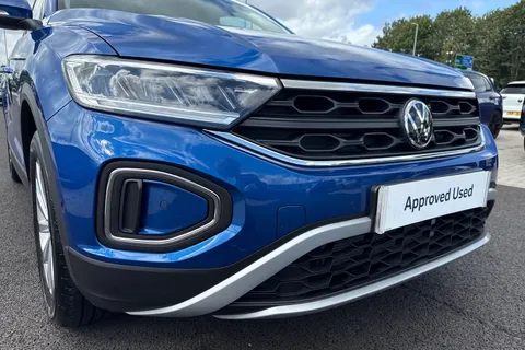 AO25OPD Volkswagen T-Roc 1.5 TSI Match 5dr Thumbnail #9