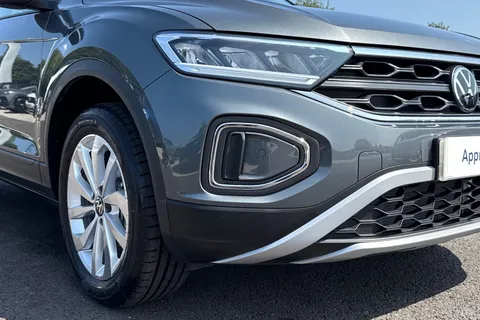 AO25OPK Volkswagen T-Roc 1.0 TSI 115 Match 5dr Thumbnail #9