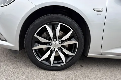 DN67EHT Vauxhall Insignia 2.0 Turbo D BlueInjection SRi Nav Grand Sport Euro 6 (s/s) 5dr Thumbnail #11