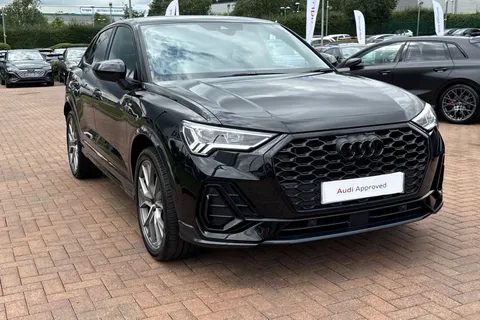 DG74ZKC Audi Q3 Black Edition 35 TFSI  150 PS S tronic Thumbnail #9