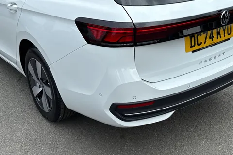 DC74KYU Volkswagen Passat Estate 1.5 TSIe Life DSG | Tyre Pressure Monitoring System Thumbnail #8