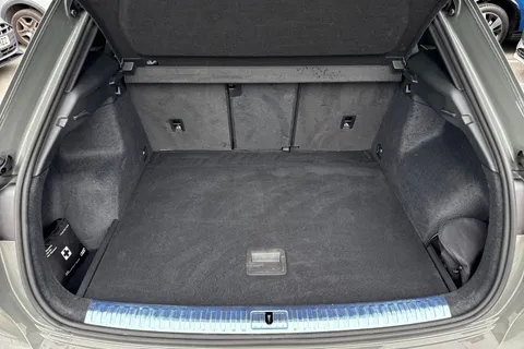 PJ74VDV Audi Q3 Black Edition 35 TFSI  150 PS S tronic Thumbnail #7