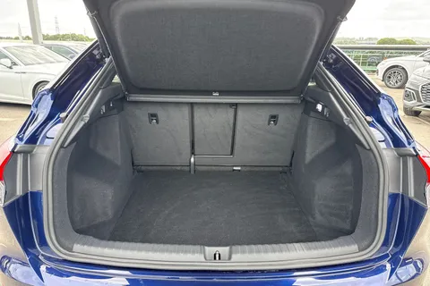 KW74NUX Audi Q4 e-tron 210kW 45 82kWh Black Edition 5dr Auto Thumbnail #7