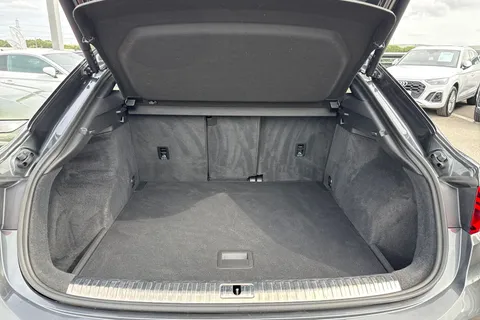 KR24FUG Audi Q3 Black Edition 35 TFSI  150 PS S tronic Thumbnail #7