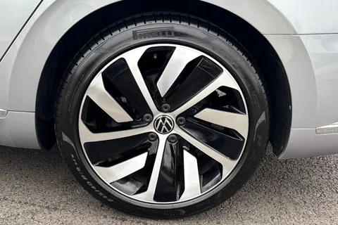 RJ72OEG Volkswagen Arteon 2.0 TSI R-Line 5dr DSG Thumbnail #11