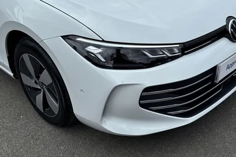 DC74KYU Volkswagen Passat Estate 1.5 TSIe Life DSG | Tyre Pressure Monitoring System Thumbnail #9