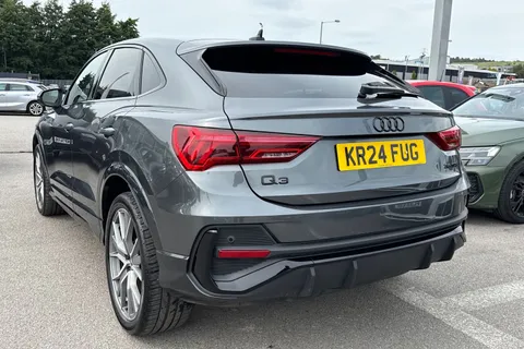KR24FUG Audi Q3 Black Edition 35 TFSI  150 PS S tronic Thumbnail #8