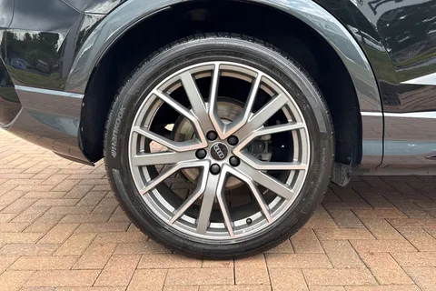 DG74ZKC Audi Q3 Black Edition 35 TFSI  150 PS S tronic Thumbnail #11