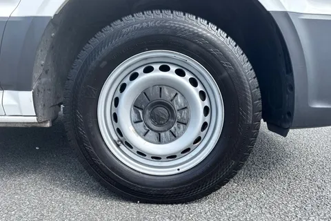 DG74EEW Volkswagen Crafter 2.0 TDI 140PS Commerce Plus High Roof Van Thumbnail #10