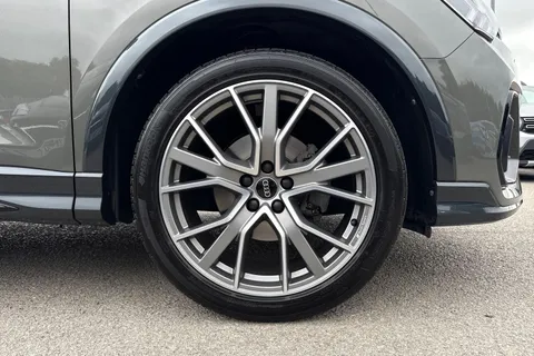 PJ74VDV Audi Q3 Black Edition 35 TFSI  150 PS S tronic Thumbnail #10