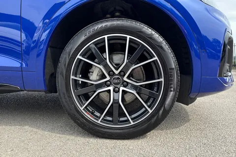 KP74DYA Audi Q5 Black Edition 45 TFSI quattro 265 PS S tronic Thumbnail #10