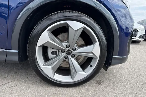 KW74NUX Audi Q4 e-tron 210kW 45 82kWh Black Edition 5dr Auto Thumbnail #10