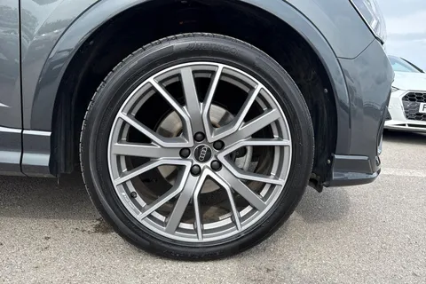 KR24FUG Audi Q3 Black Edition 35 TFSI  150 PS S tronic Thumbnail #10