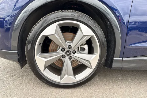 KW74NUX Audi Q4 e-tron 210kW 45 82kWh Black Edition 5dr Auto Thumbnail #11