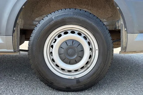 DF24ELW Volkswagen Crafter 2.0 TDI 140PS Commerce Plus High Roof Van Thumbnail #13