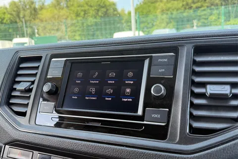 DF24ELW Volkswagen Crafter 2.0 TDI 140PS Commerce Plus High Roof Van Thumbnail #18