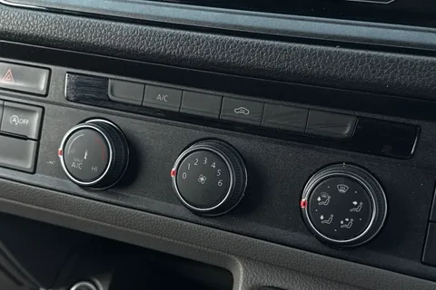 DF24ELW Volkswagen Crafter 2.0 TDI 140PS Commerce Plus High Roof Van Thumbnail #23