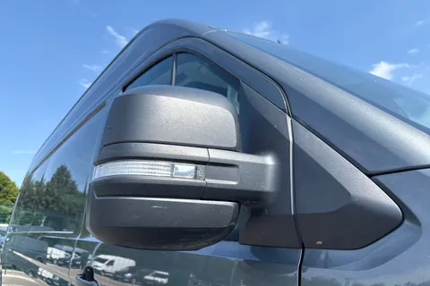 DF24ELW Volkswagen Crafter 2.0 TDI 140PS Commerce Plus High Roof Van Thumbnail #27