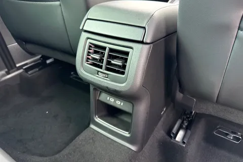  SEAT Ateca 1.5 TSI EVO FR Black Edition Euro 6 (s/s) 5dr Thumbnail #30