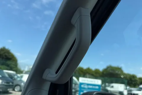 DF24ELW Volkswagen Crafter 2.0 TDI 140PS Commerce Plus High Roof Van Thumbnail #41