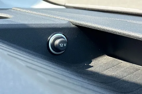 DF24ELW Volkswagen Crafter 2.0 TDI 140PS Commerce Plus High Roof Van Thumbnail #46