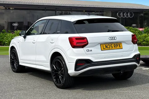 LN25RPX Audi Q2 Black Edition 35 TFSI 150 PS S tronic Thumbnail #3