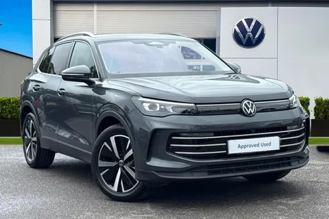 DE74MWD Volkswagen Tiguan 2.0 TDI Elegance 5dr DSG ⭐ Infotainment pack plus, HD lights, winter Pack⭐ Thumbnail #2