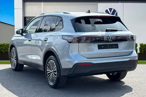 Volkswagen Tiguan 2.0 TDI Match DSG Euro 6 (s/s) 5dr Thumbnail #3