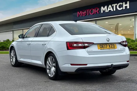 OE17XZD Škoda Superb 2.0 TSI Laurin & Klement DSG Euro 6 (s/s) 5dr Thumbnail #3