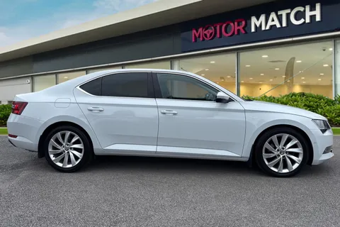 OE17XZD Škoda Superb 2.0 TSI Laurin & Klement DSG Euro 6 (s/s) 5dr Thumbnail #4