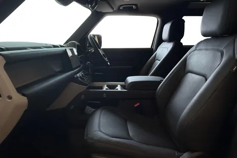 Land Rover Defender 90 3.0 D250 MHEV X-Dynamic HSE Auto 4WD Euro 6 (s/s) 3dr Thumbnail #4