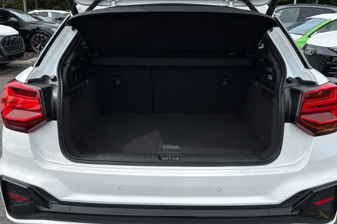 LN25RPX Audi Q2 Black Edition 35 TFSI 150 PS S tronic Thumbnail #7