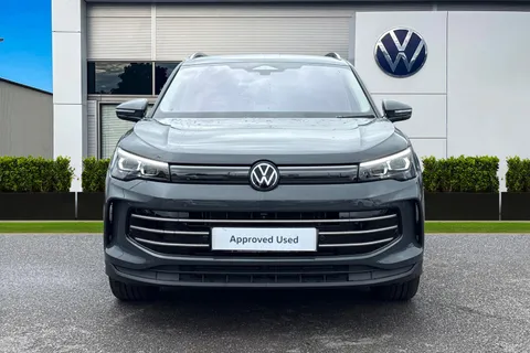 DE74MWD Volkswagen Tiguan 2.0 TDI Elegance 5dr DSG ⭐ Infotainment pack plus, HD lights, winter Pack⭐ Thumbnail #7