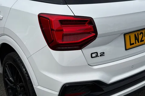 LN25RPX Audi Q2 Black Edition 35 TFSI 150 PS S tronic Thumbnail #8