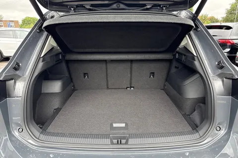 DE74MWD Volkswagen Tiguan 2.0 TDI Elegance 5dr DSG ⭐ Infotainment pack plus, HD lights, winter Pack⭐ Thumbnail #8