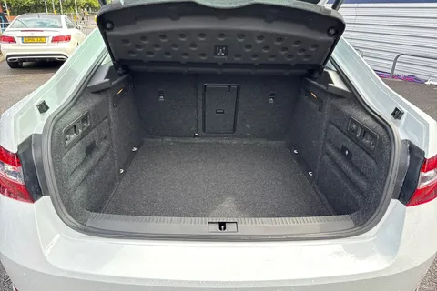 OE17XZD Škoda Superb 2.0 TSI Laurin & Klement DSG Euro 6 (s/s) 5dr Thumbnail #7