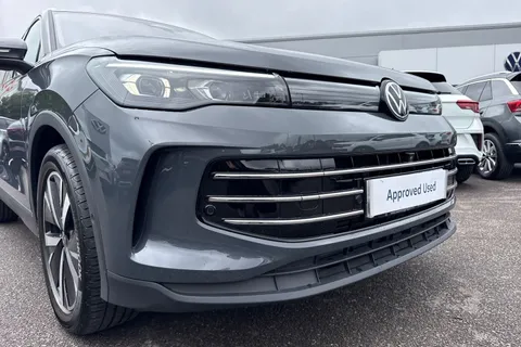 DE74MWD Volkswagen Tiguan 2.0 TDI Elegance 5dr DSG ⭐ Infotainment pack plus, HD lights, winter Pack⭐ Thumbnail #10