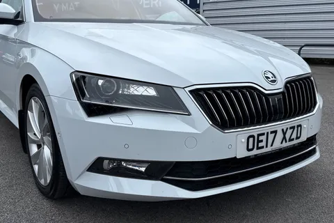 OE17XZD Škoda Superb 2.0 TSI Laurin & Klement DSG Euro 6 (s/s) 5dr Thumbnail #9