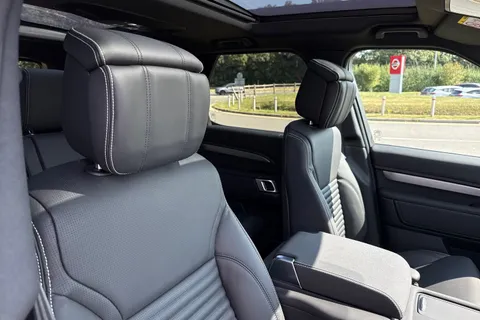 Land Rover Discovery 3.0 D350 MHEV Dynamic HSE Auto 4WD Euro 6 (s/s) 5dr Thumbnail #11