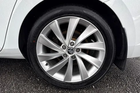 OE17XZD Škoda Superb 2.0 TSI Laurin & Klement DSG Euro 6 (s/s) 5dr Thumbnail #10